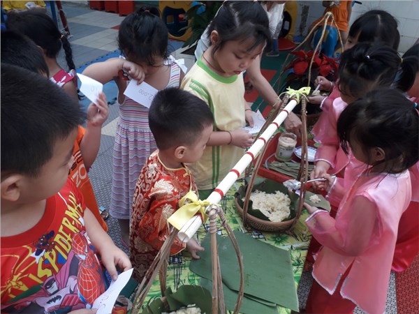 Trường Mầm non 14B tổ chức lể hội  Bé vui đón xuân Kỷ Hợi 2019 
